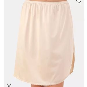 Vanity Fair Women's Half Daywear Solutions